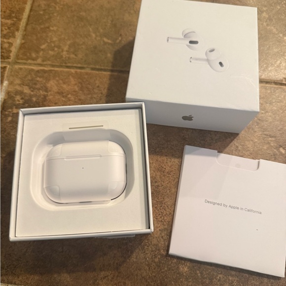 Apple White Wireless Earbuds